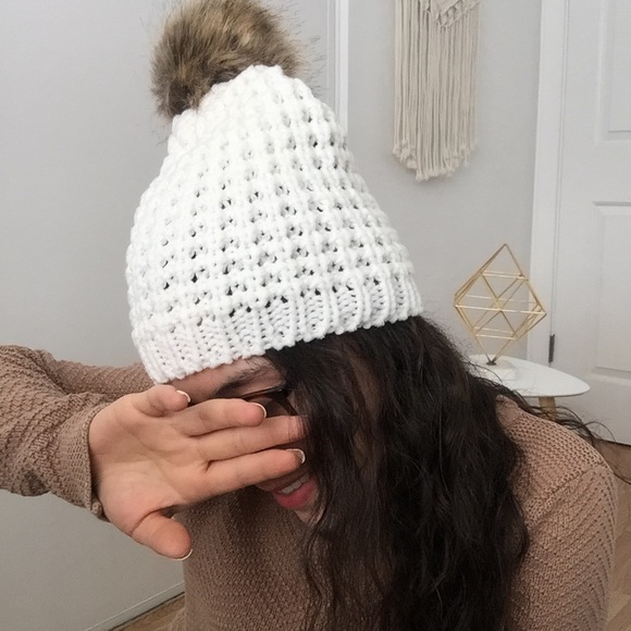❗️Two Left❗️NWT Ivory Beanie - Picture 3 of 4